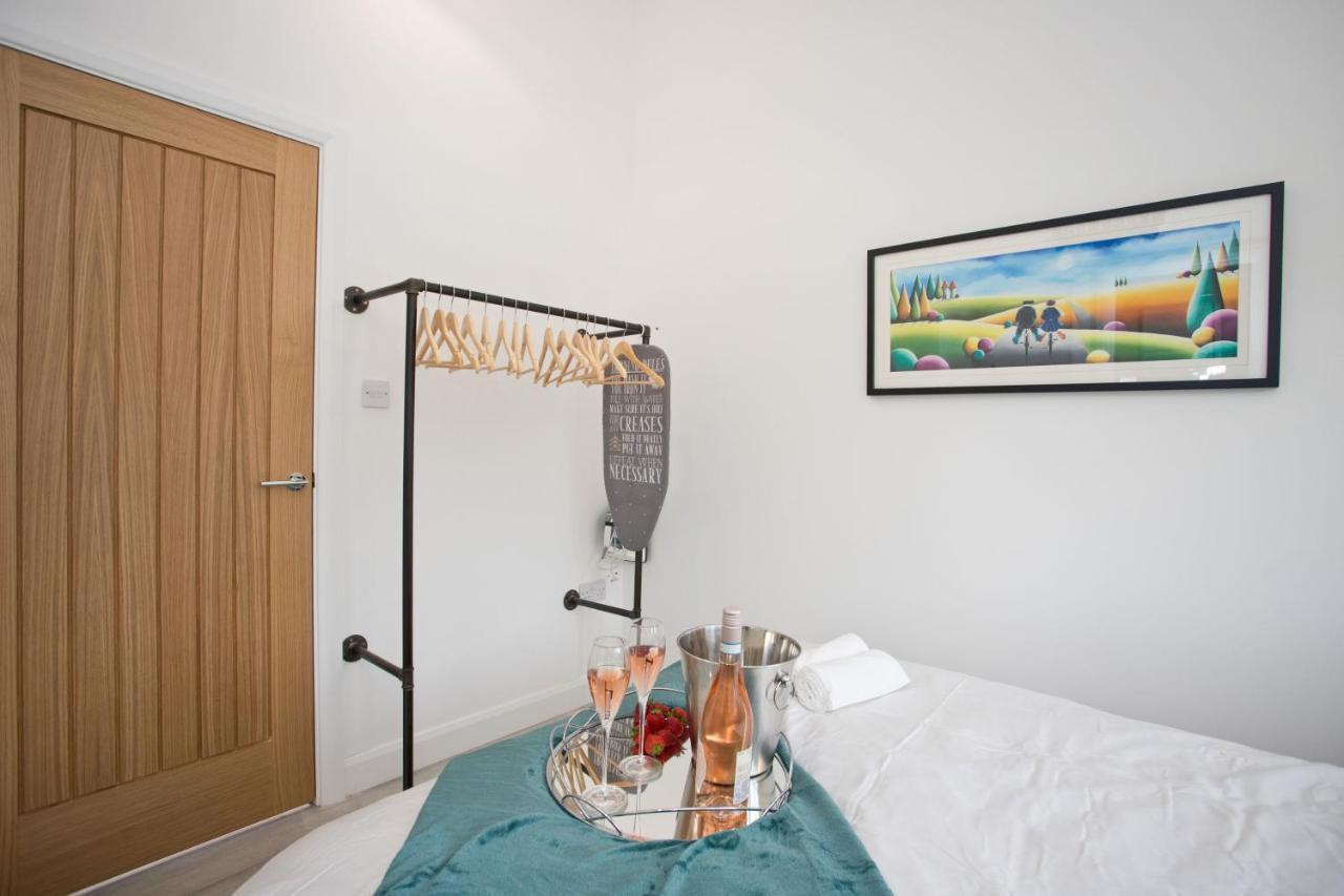 The Bearded Goat Den - A Rural Retreat At This Modern Holiday Cottage Saint Leonards Exteriör bild